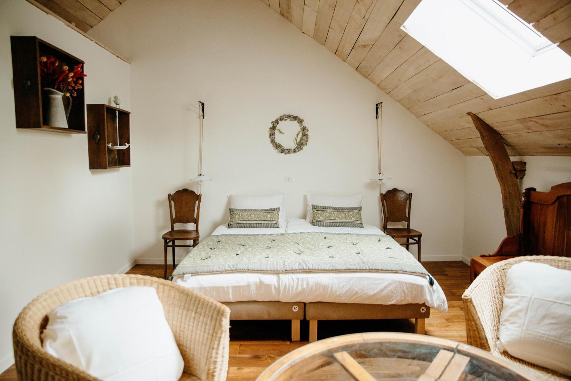 Les Bucoliques De La Noe Hotell Goven Exteriör bild
