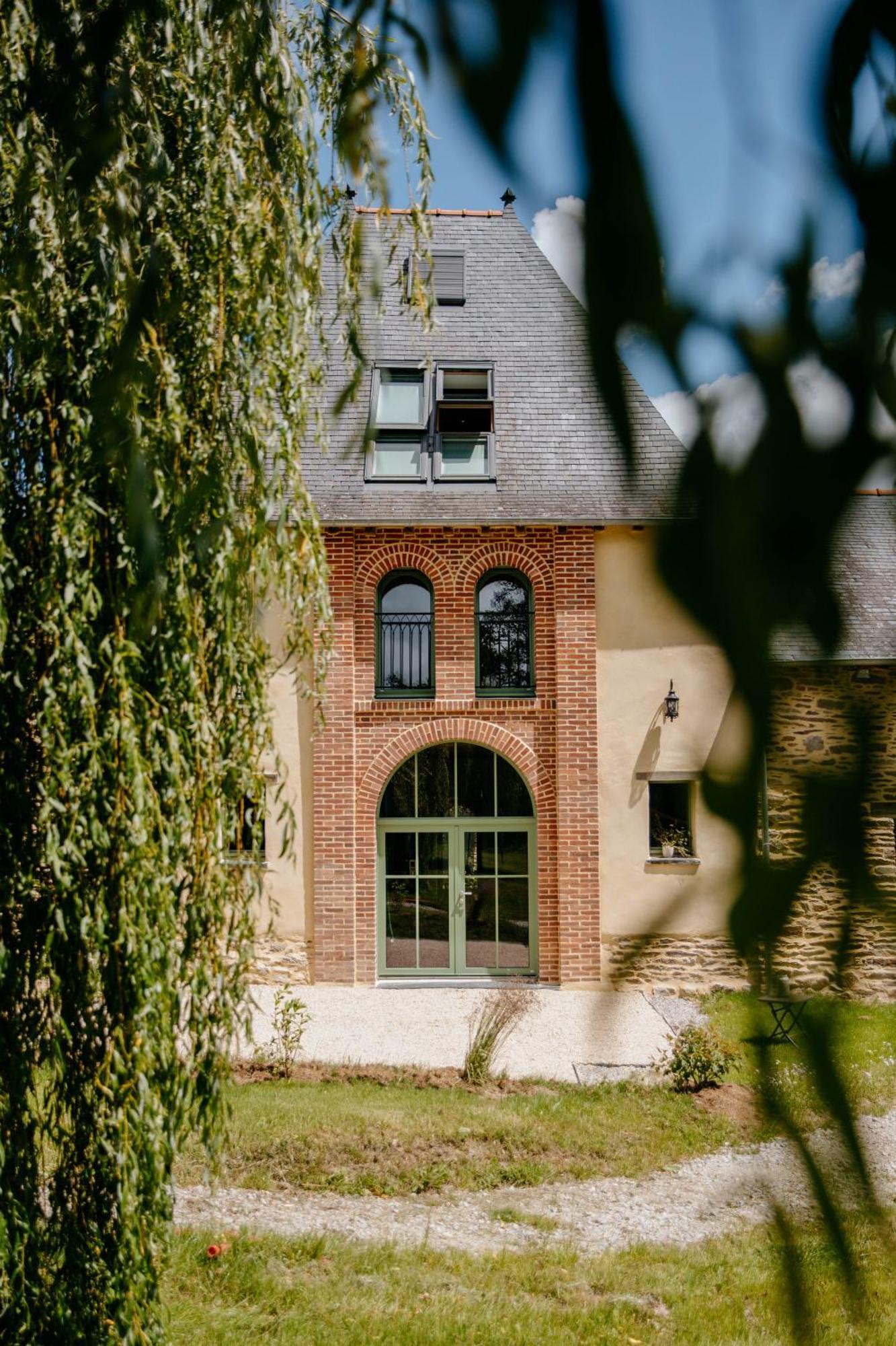 Les Bucoliques De La Noe Hotell Goven Exteriör bild